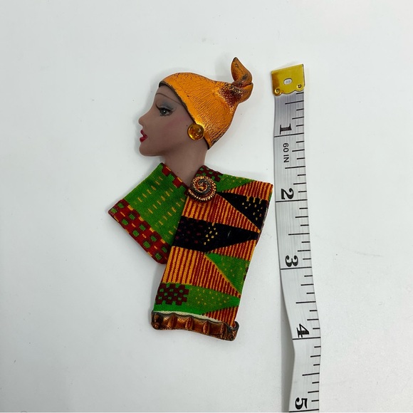 Vintage Artisan African Kitenge Woman Brooch Pin - Picture 4 of 5